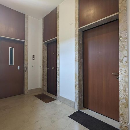 Big House-Private Parking-12" Walk From The Arena Apartment Верона Екстериор снимка