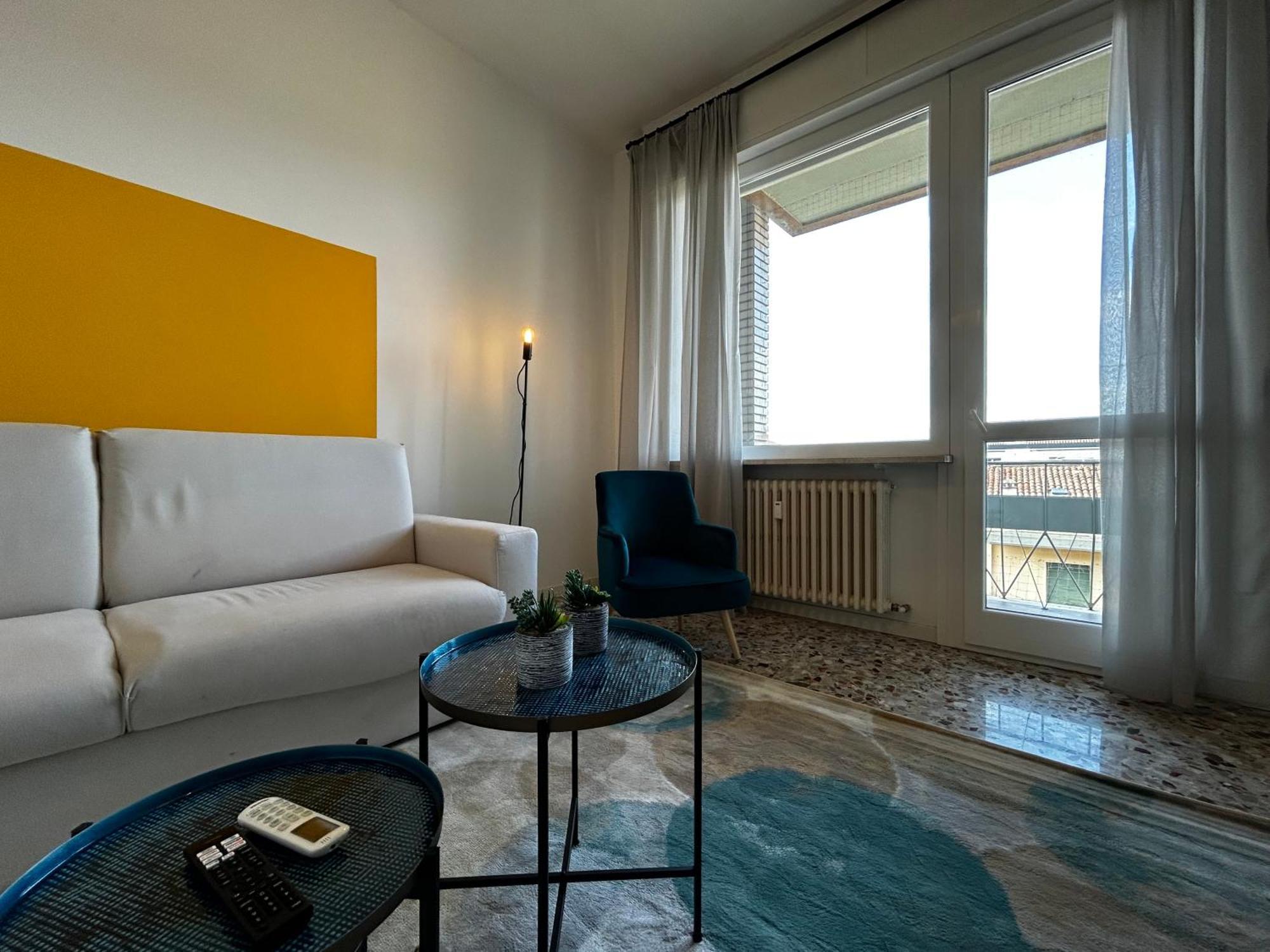 Big House-Private Parking-12" Walk From The Arena Apartment Верона Екстериор снимка